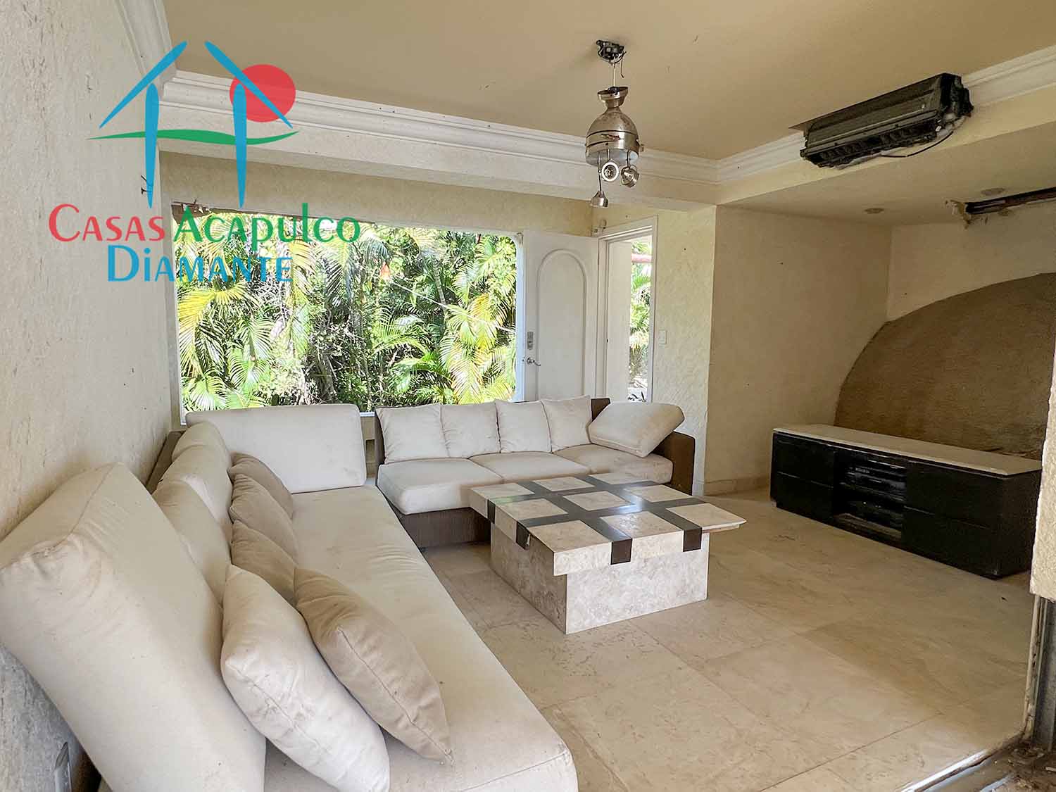 Casa Capadijos - Sala de televisión después de Otis 3